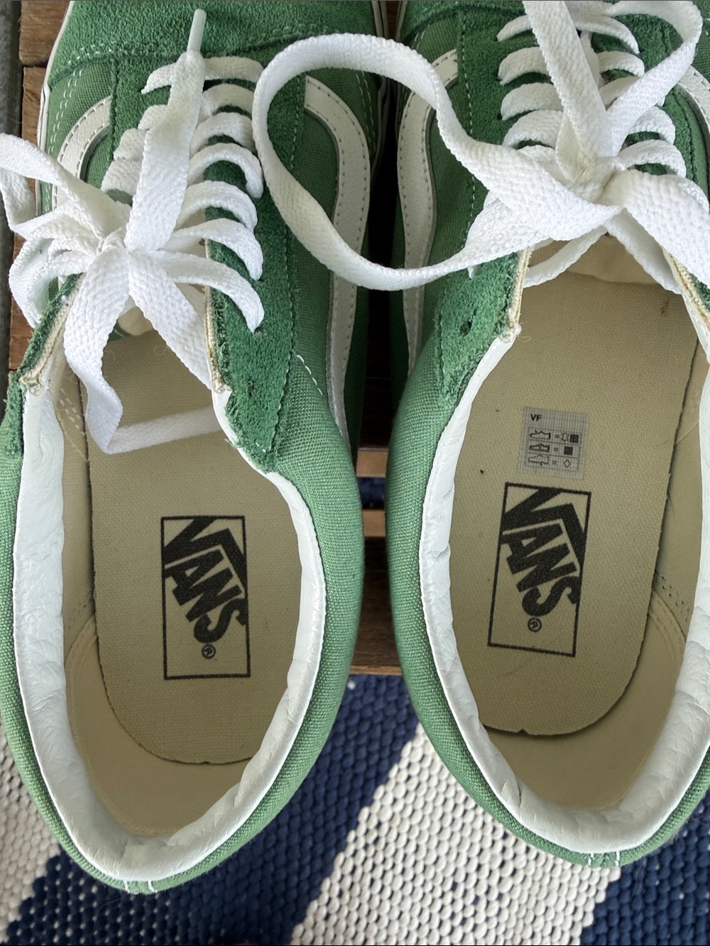 Vans Green and White Old Skool Low-Top Sneakers - Picture 6 of 8